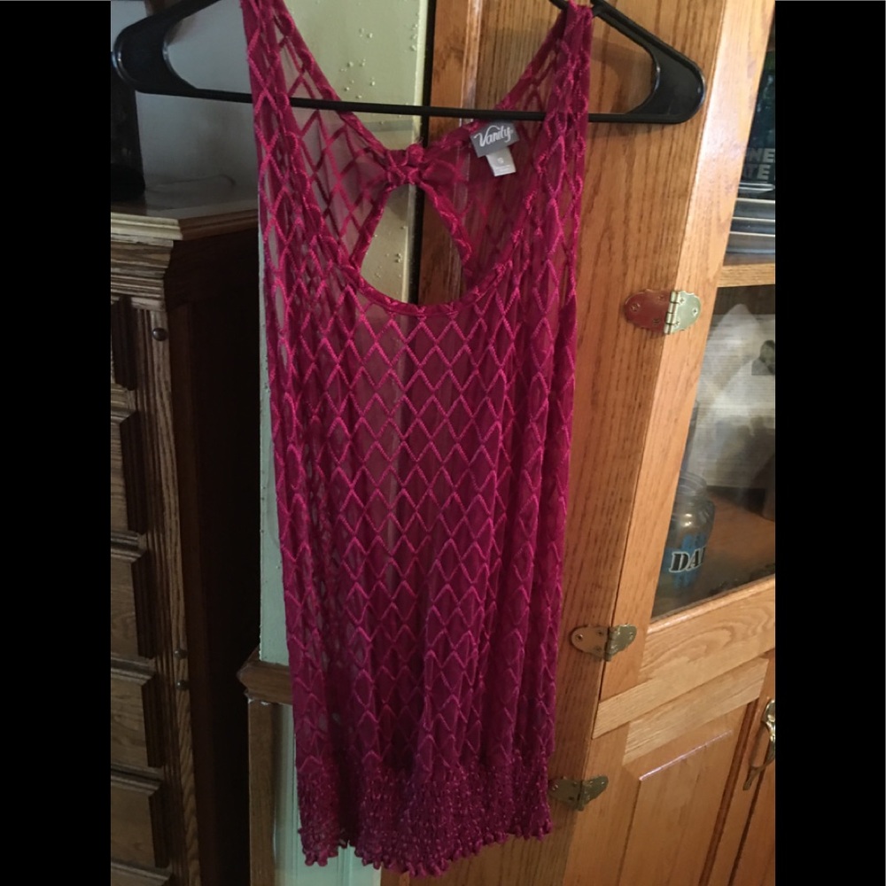 Like New Vanity Tank with open back.